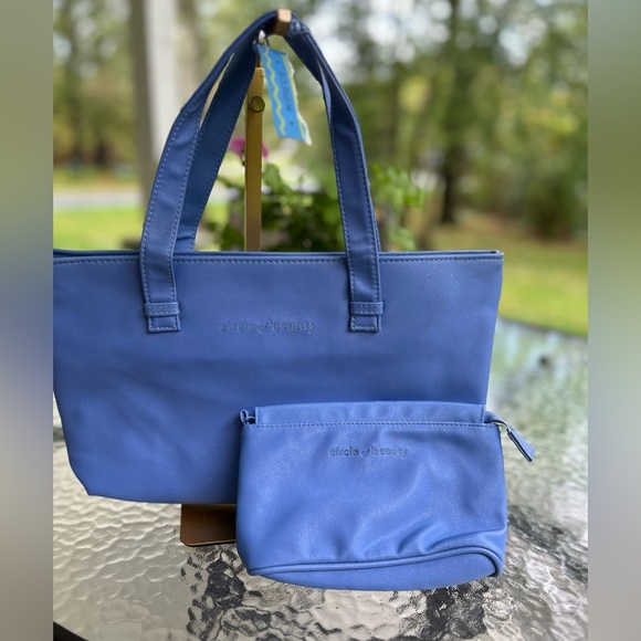 NWT- Vintage 90’s -Circle of Beauty-Blue Tote and Pouch Set - Picture 8 of 9